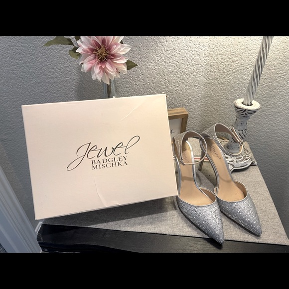 Gorgeous Badgley Mischka heels Sz 9.5 - Picture 1 of 10
